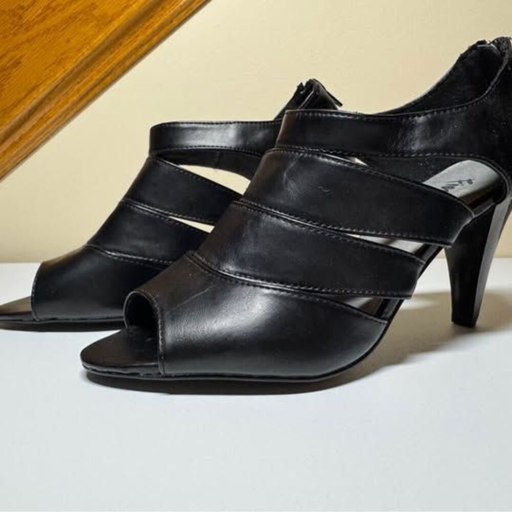 Fioni 7.5 Black Strappy Peep Toe Heels